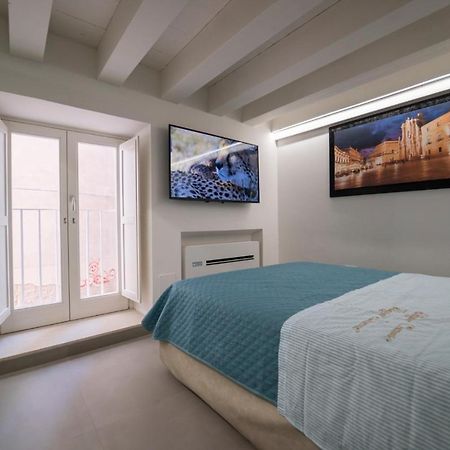 Ortigia Charme Piazza Duomo Leilighet Syracuse Eksteriør bilde