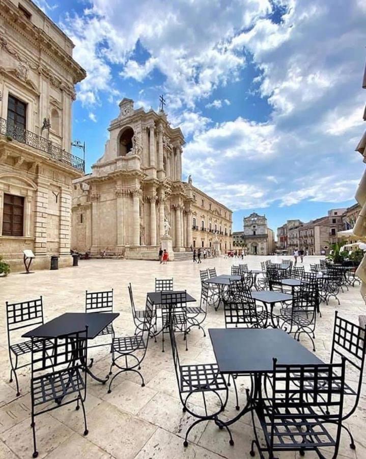 Ortigia Charme Piazza Duomo Leilighet Syracuse Eksteriør bilde