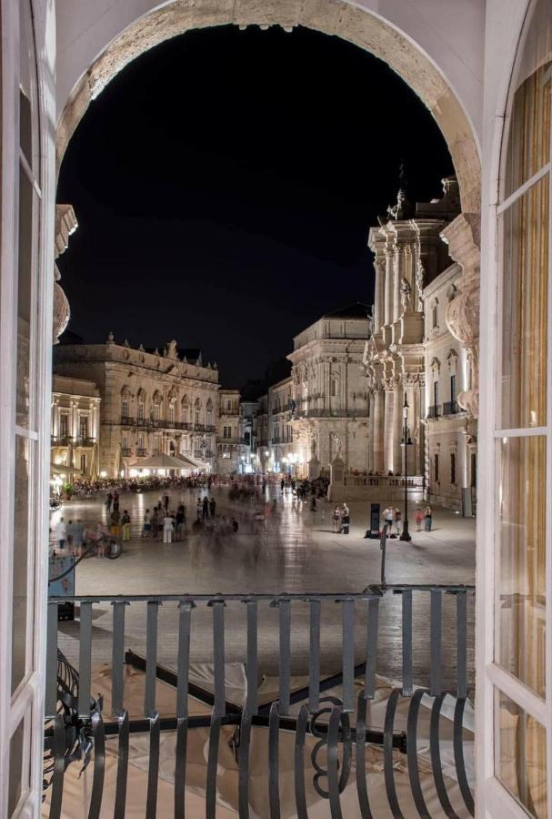 Ortigia Charme Piazza Duomo Leilighet Syracuse Eksteriør bilde